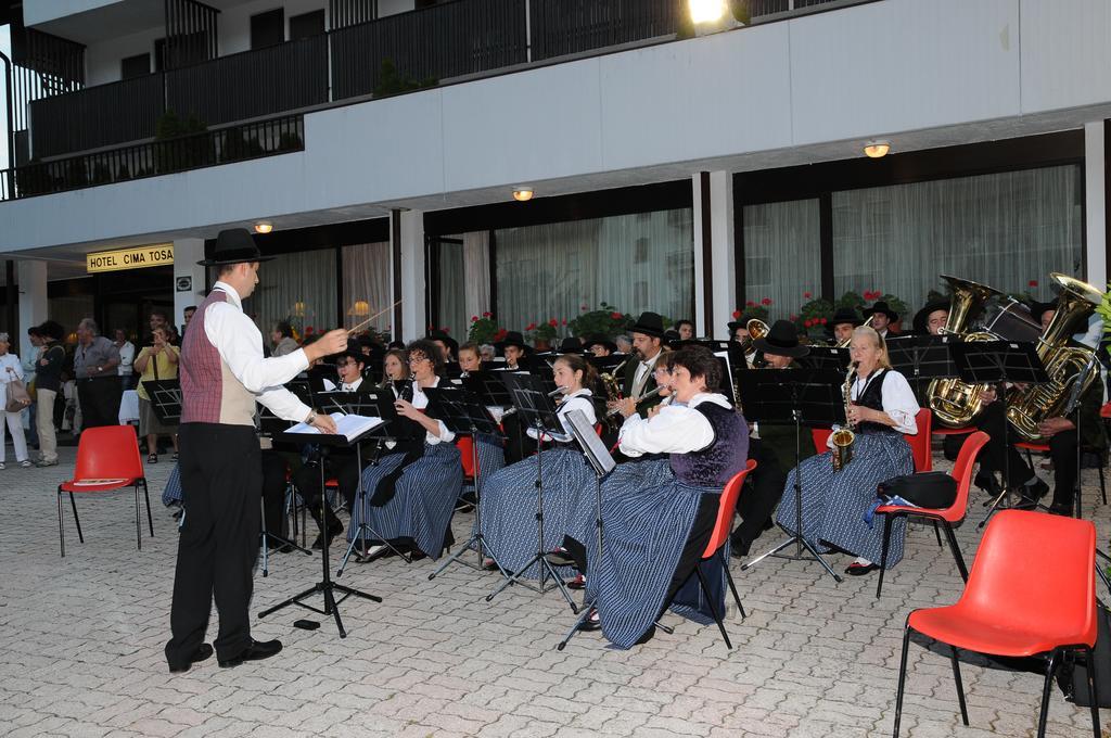 Hotel Cima Tosa San Lorenzo Dorsino Buitenkant foto