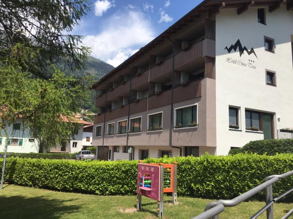 Hotel Cima Tosa San Lorenzo Dorsino Buitenkant foto